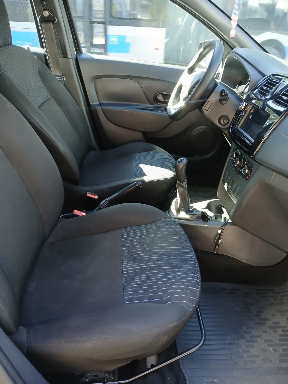 Renault Logan Life 1.0 12V 2022 — foto 10